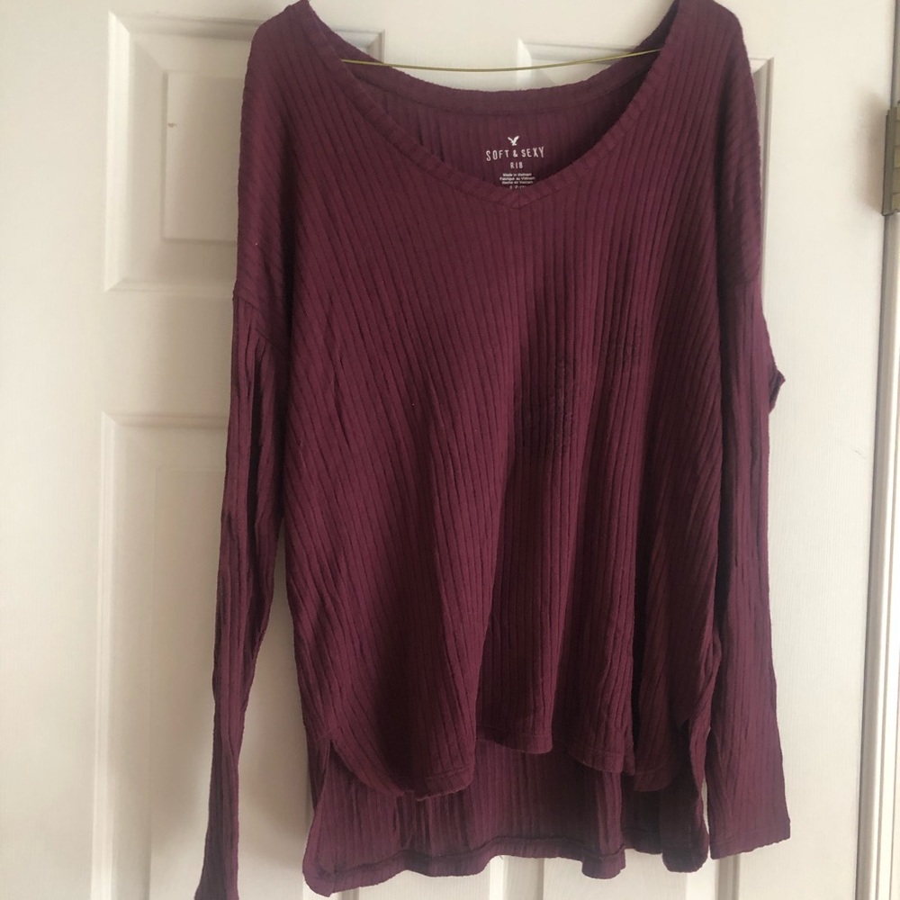 American Eagle Burgundy Light sweater
